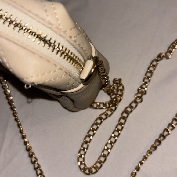 Ivory Quilted Tassel Bag or Clutch Never Used - Picture 3 of 5